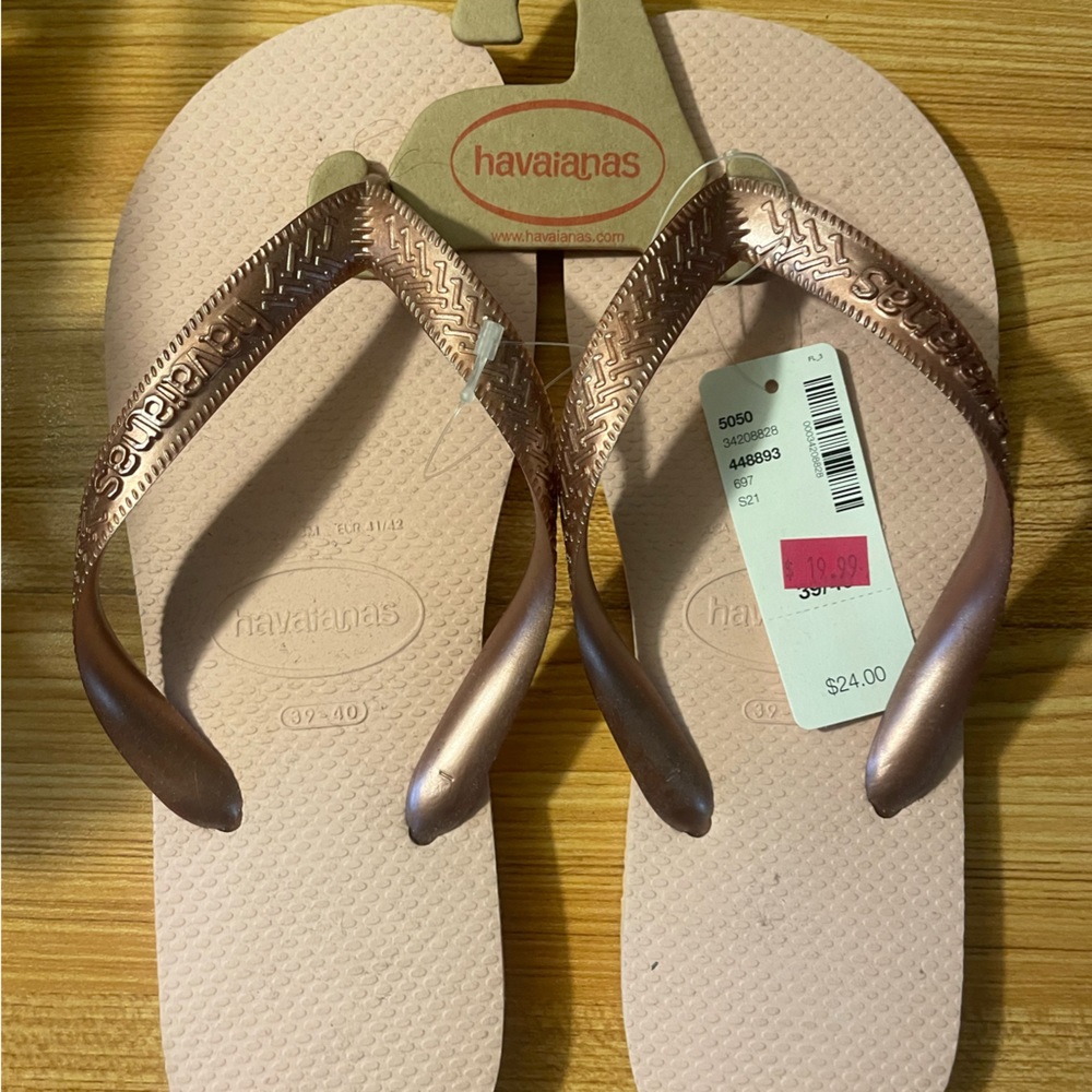 Havaianas flip flops - pink/rose gold - 8W/9W BNWT